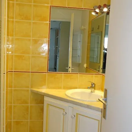 Duplex Climatise 4 Pers, Balcon, Parking Prive, Proche Plages Et Commerces - Fr-1-335-168 * Hyeres